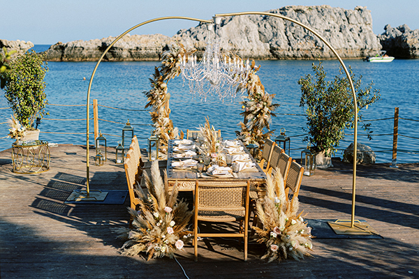 boho-ideas-decoration-wedding-aetherial-pampas-grass-pastel-roses_07