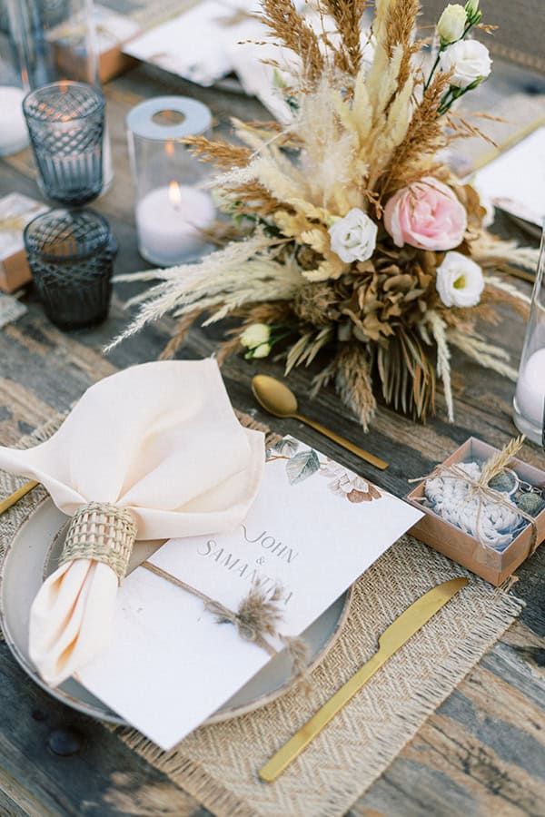 boho-ideas-decoration-wedding-aetherial-pampas-grass-pastel-roses_13