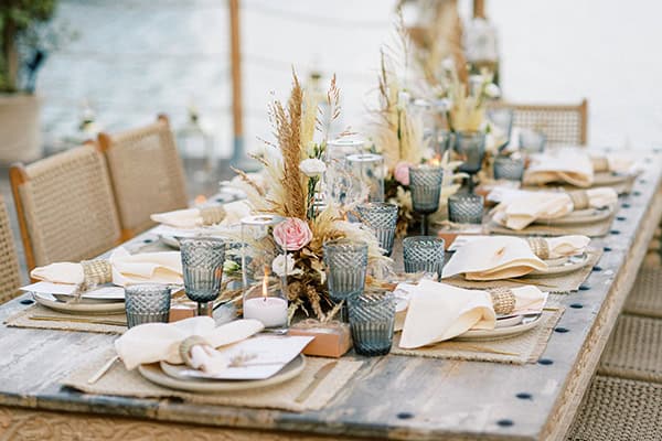 boho-ideas-decoration-wedding-aetherial-pampas-grass-pastel-roses_14