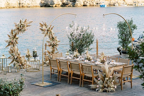 boho-ideas-decoration-wedding-aetherial-pampas-grass-pastel-roses_26