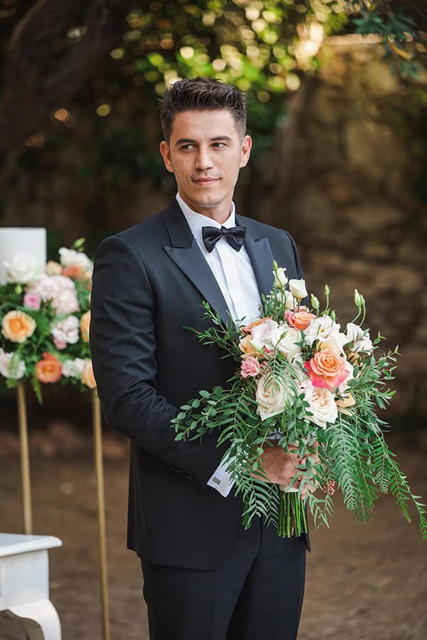 charming-fall-wedding-athens-beautiful-flowers-peach-hues_27