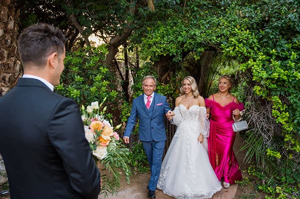 charming-fall-wedding-athens-beautiful-flowers-peach-hues_35