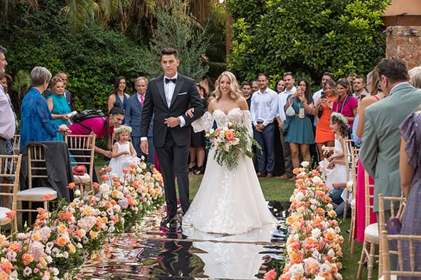 charming-fall-wedding-athens-beautiful-flowers-peach-hues_37