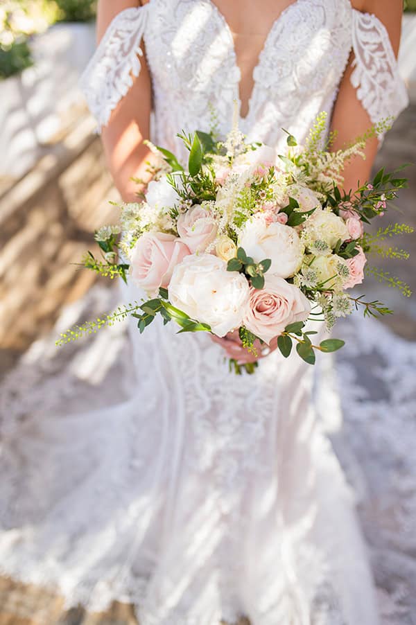 charming-spring-wedding-crete-romantic-elements_07x
