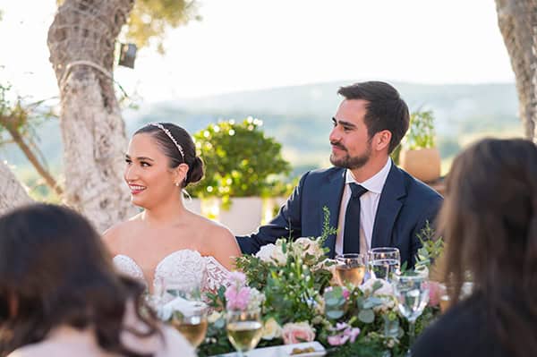 charming-spring-wedding-crete-romantic-elements_13