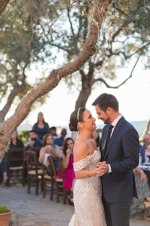 charming-spring-wedding-crete-romantic-elements_13x