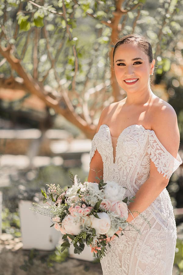 charming-spring-wedding-crete-romantic-elements_17