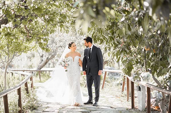 charming-spring-wedding-crete-romantic-elements_18