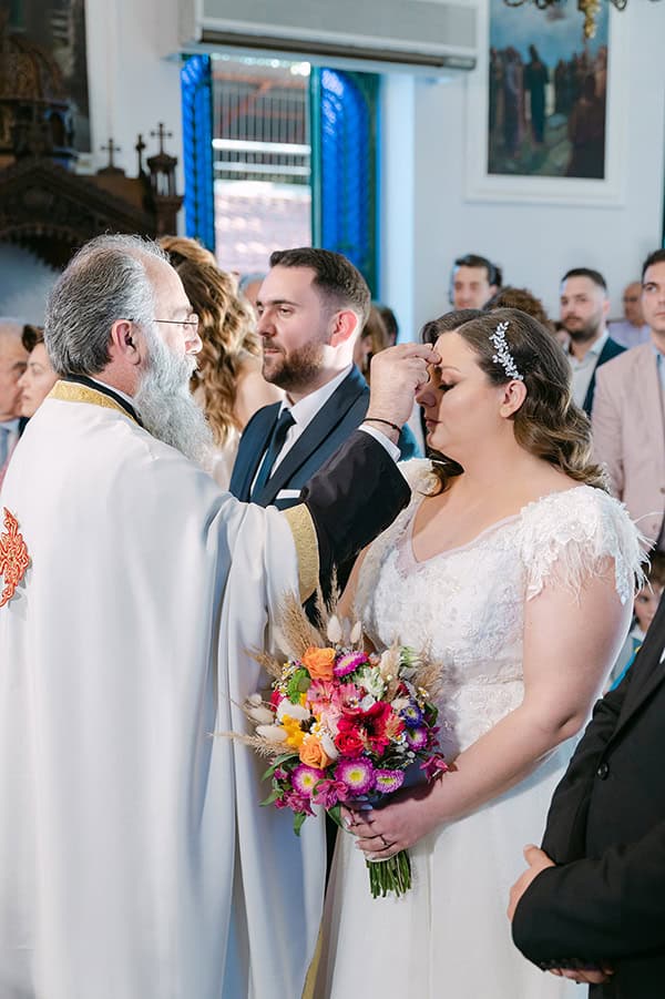 colorful-spring-wedding-patras-daisy-sunflowers_17