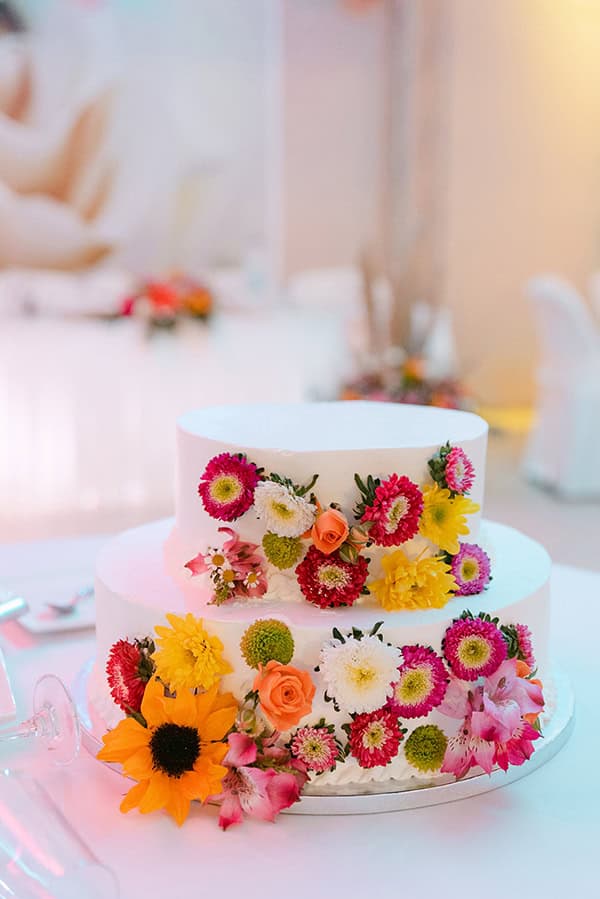 colorful-spring-wedding-patras-daisy-sunflowers_28