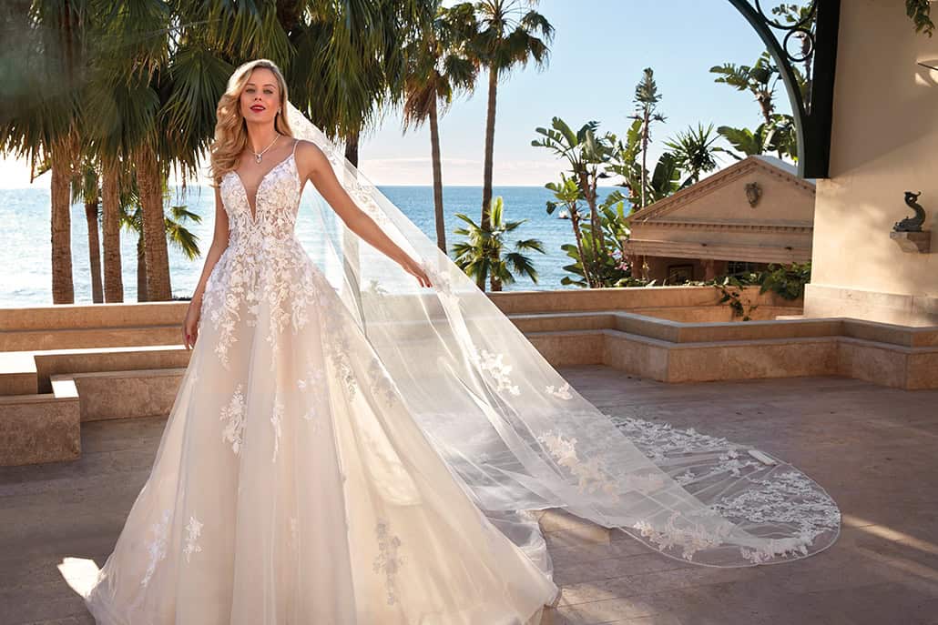 Dreamy νυφικά από την νέα συλλογή του Demetrios 2024
