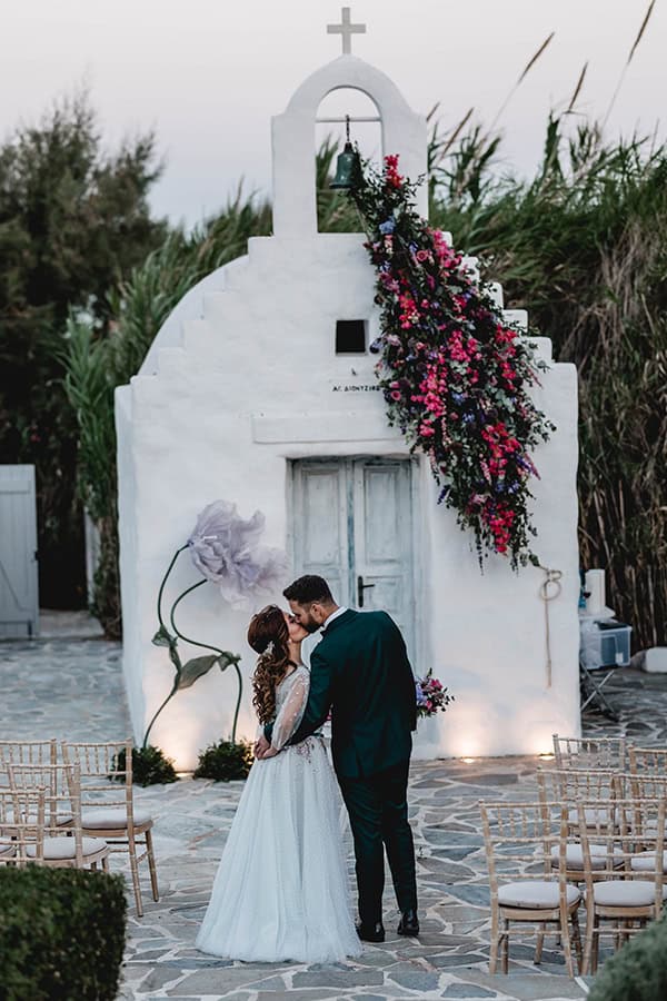 fairy-tale-summer-wedding-athens-colorful-flowers_03