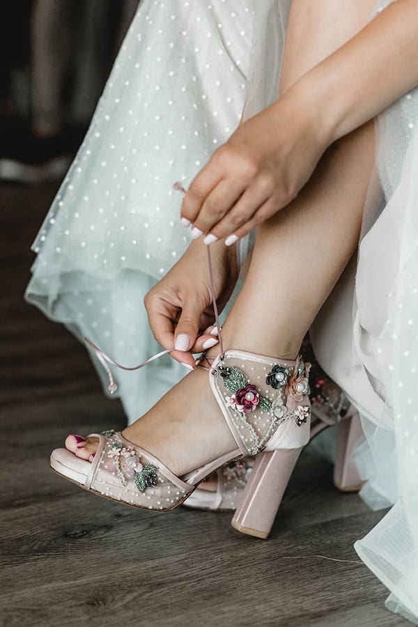 fairy-tale-summer-wedding-athens-colorful-flowers_07