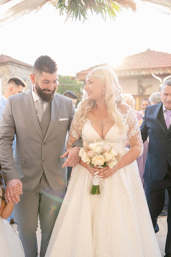 fall-wedding-agrinio-pampas-grass-roses_10