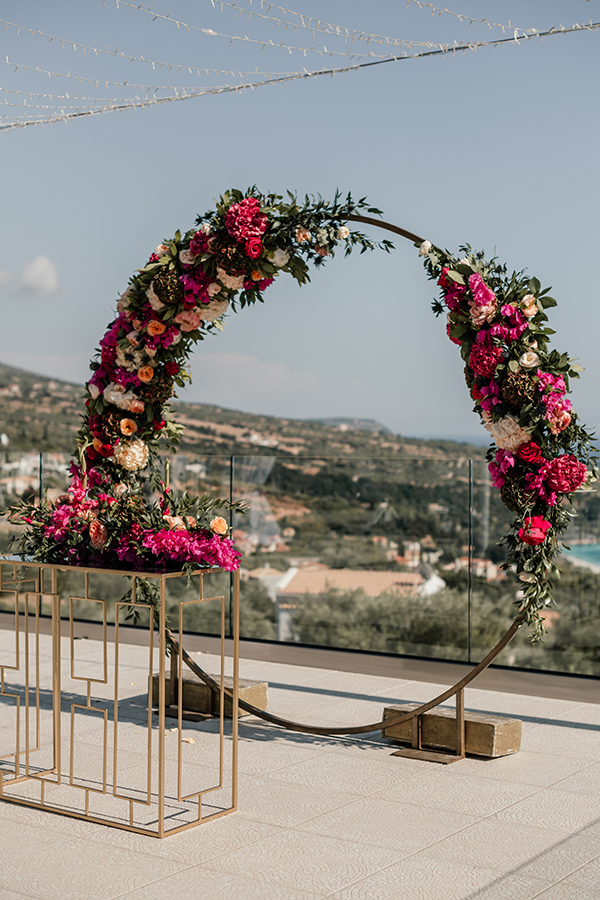 lovely-summer-wedding-kefalonia-fucshia-bougainvillea_11