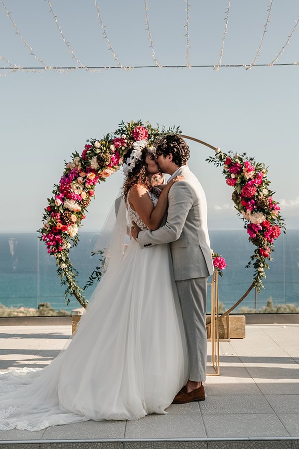 lovely-summer-wedding-kefalonia-fucshia-bougainvillea_19