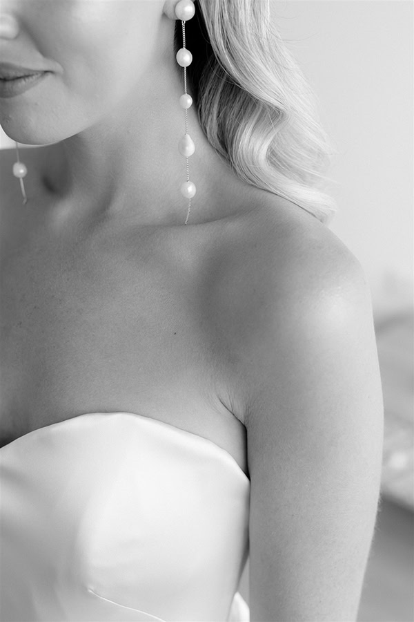 minimal-chic-destination-wedding-galu-seaside-yellow-hues_03