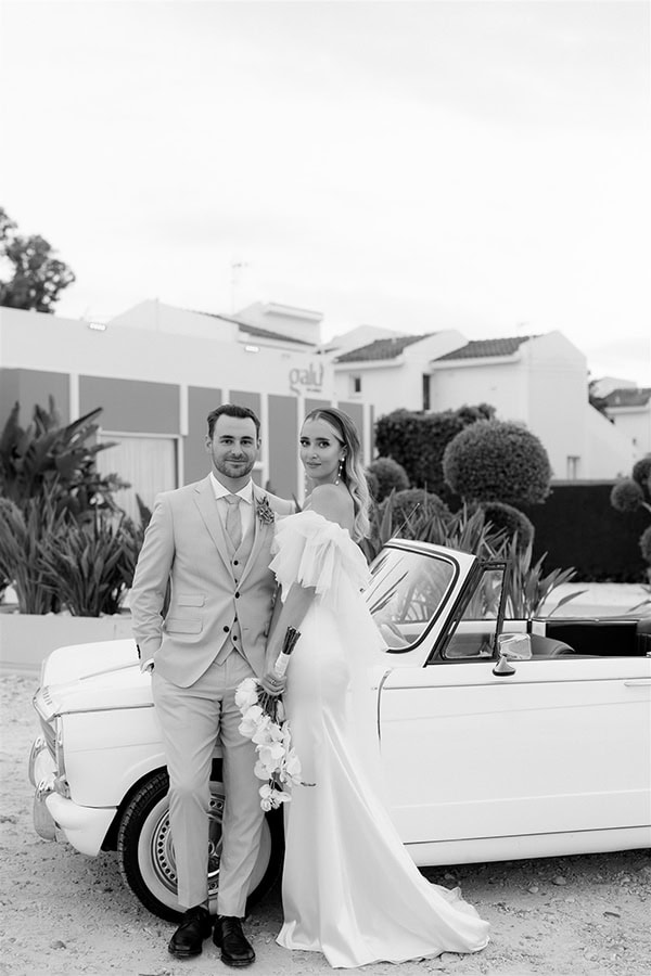 minimal-chic-destination-wedding-galu-seaside-yellow-hues_10