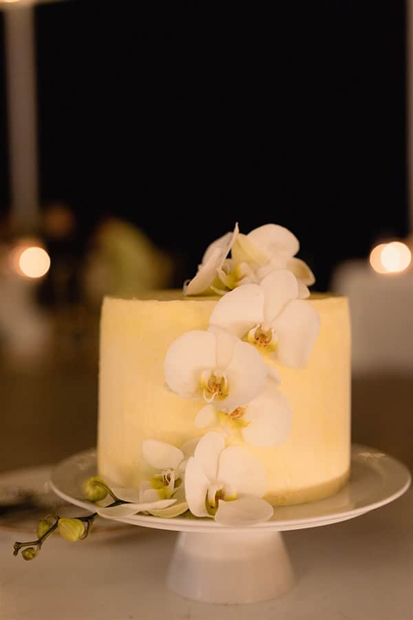 minimal-chic-destination-wedding-galu-seaside-yellow-hues_15