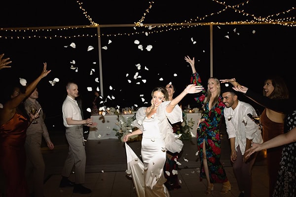 minimal-chic-destination-wedding-galu-seaside-yellow-hues_17