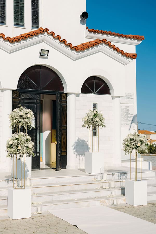 minimal-chic-destination-wedding-volos-white-roses_13