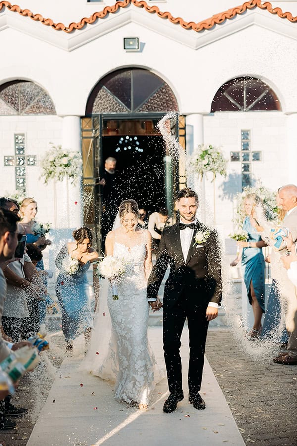 minimal-chic-destination-wedding-volos-white-roses_20