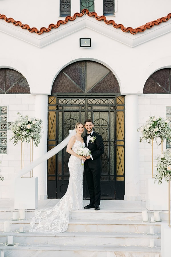 minimal-chic-destination-wedding-volos-white-roses_21