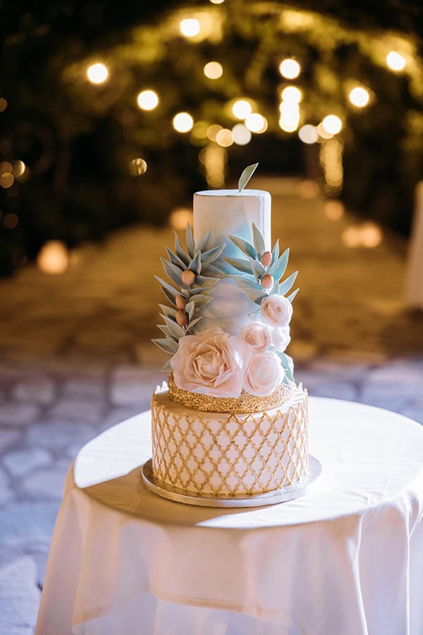 minimal-chic-destination-wedding-volos-white-roses_25x