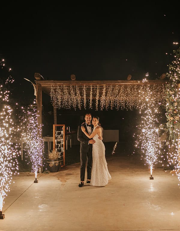 modern-summer-wedding-athens-colorful-flowers_14