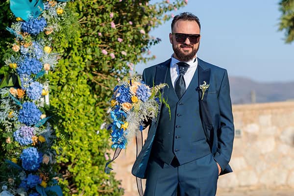 modern-summer-wedding-ktima-aperanto-galazio_05z