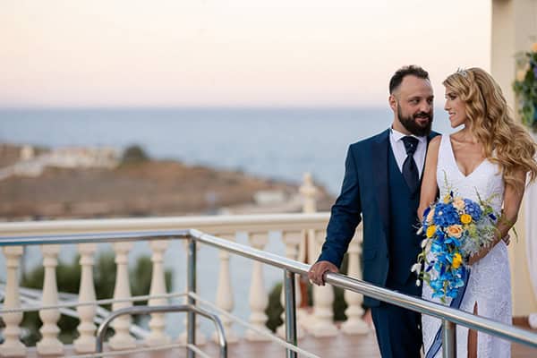modern-summer-wedding-ktima-aperanto-galazio_10w