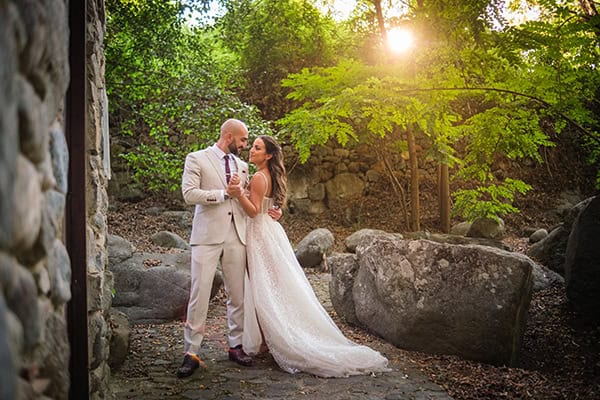 modern-summer-wedding-lapatsa-countryside-venue_03