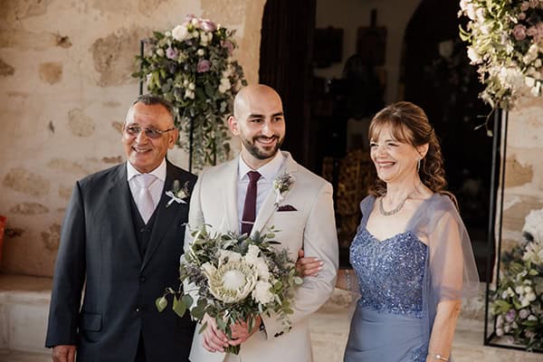 modern-summer-wedding-lapatsa-countryside-venue_14x