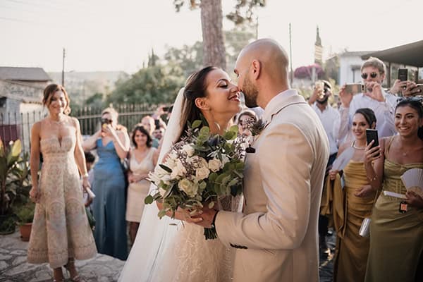 modern-summer-wedding-lapatsa-countryside-venue_19