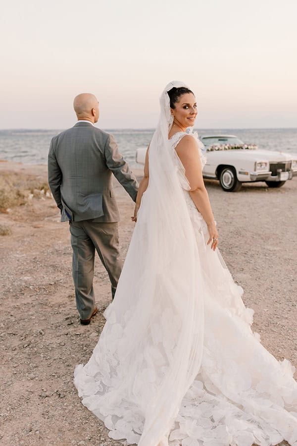 modern-summer-wedding-thessaloniki-white-purple-blooms_01x