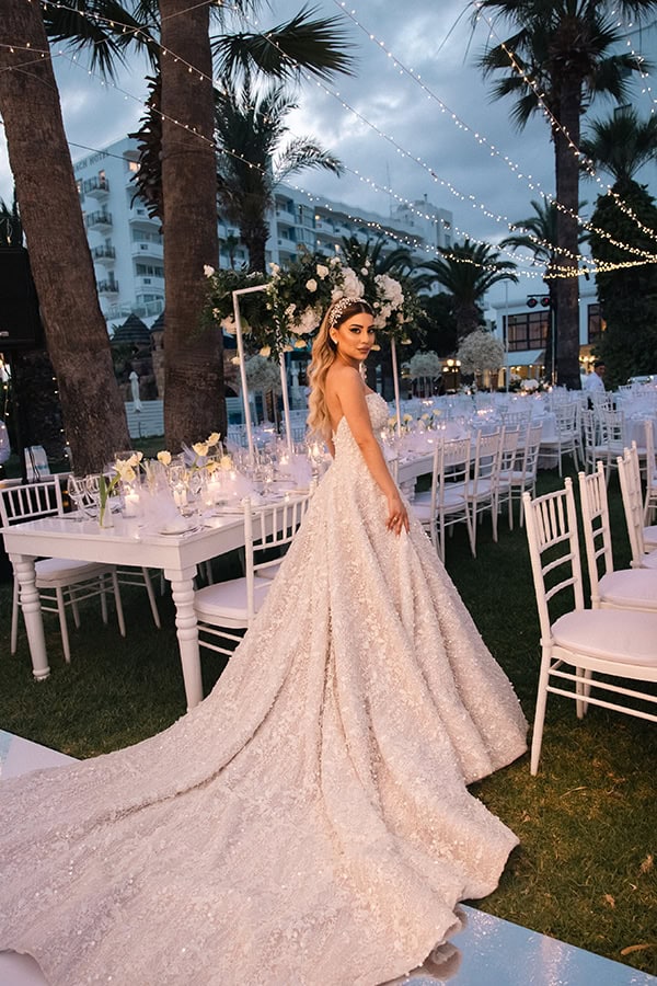 romantic-chic-summer-wedding-larnaca-white-blossom_02x