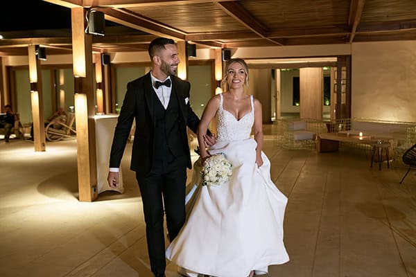 Romantic-chic γάμος στην Αθήνα με λευκά τριαντάφυλλα | Ιωάννα & Μιχάλης Romantic-chic γάμος στην Αθήνα με λευκά τριαντάφυλλα | Ιωάννα & Μιχάλης