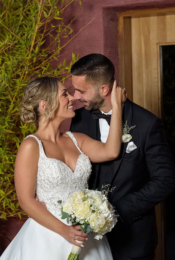 romantic-chic-wedding-athens-white-roses_01