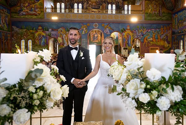 romantic-chic-wedding-athens-white-roses_10