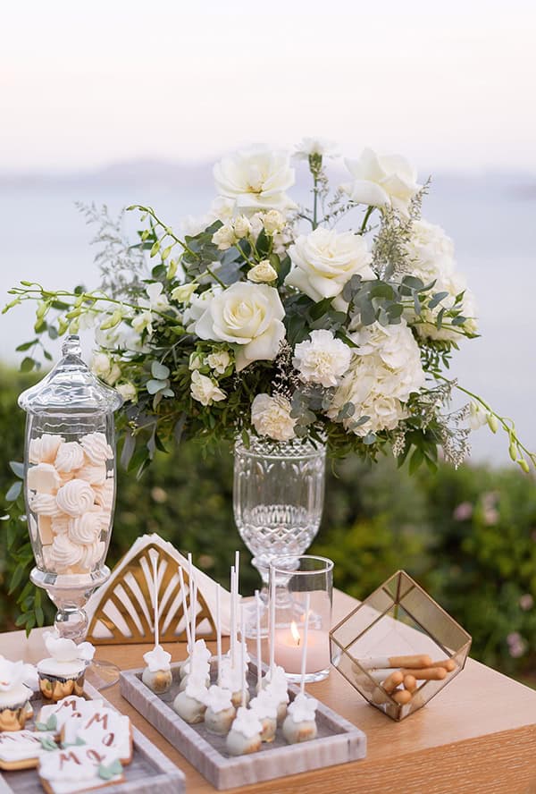 romantic-chic-wedding-athens-white-roses_14x