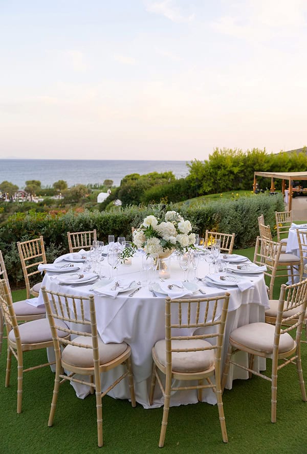 romantic-chic-wedding-athens-white-roses_15