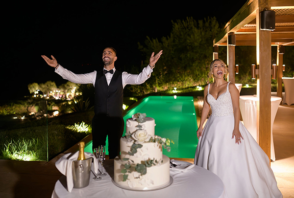 romantic-chic-wedding-athens-white-roses_18