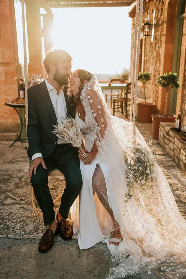 romantic-destination-wedding-crete-dried-flowers_02
