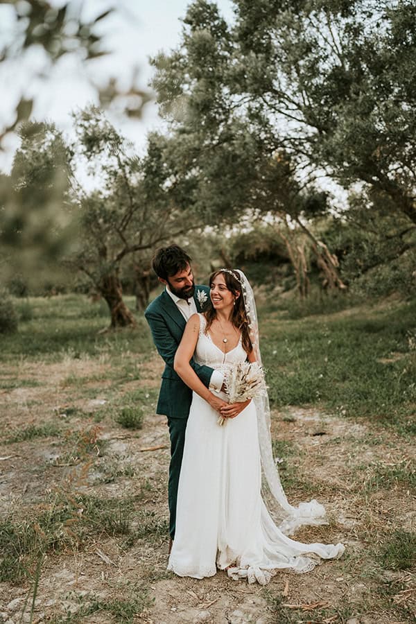 romantic-destination-wedding-crete-dried-flowers_04