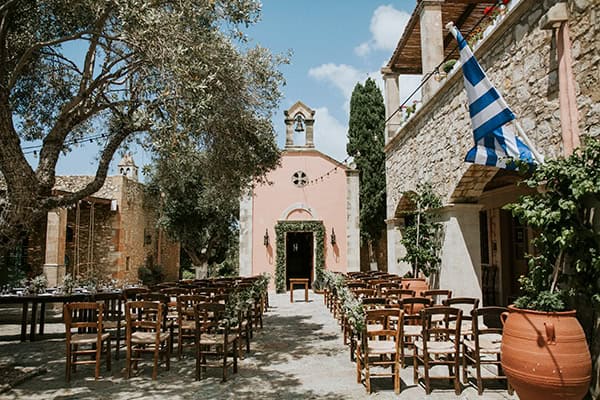 romantic-destination-wedding-crete-dried-flowers_11