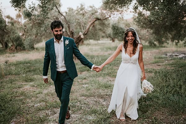 romantic-destination-wedding-crete-dried-flowers_31