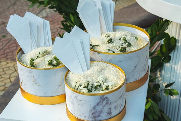 romantic-fall-wedding-kilkis-roses-pastel-hues_09z