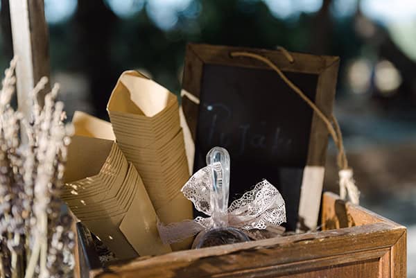 romantic-fall-wedding-wild-flowers_16