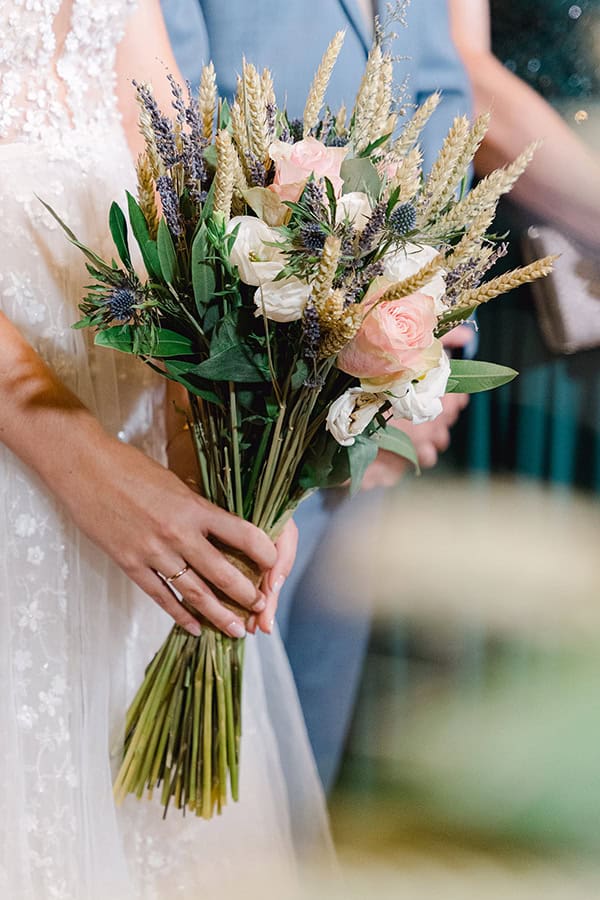 romantic-fall-wedding-wild-flowers_22x