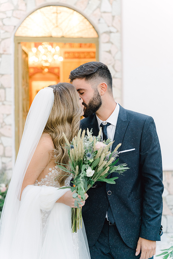 romantic-fall-wedding-wild-flowers_24